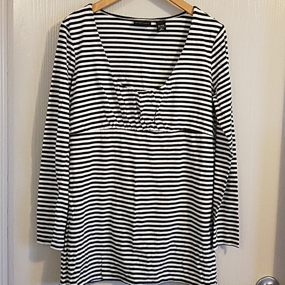 NEW, New York &Co brand ladies blouse top size XL